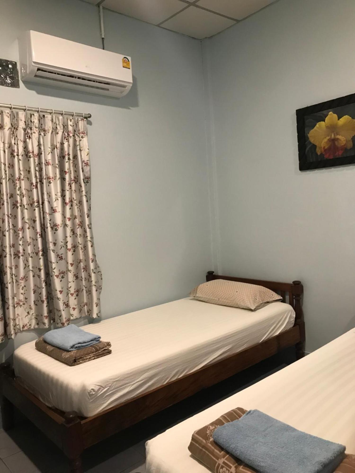Vitoonguesthouse2Fanrooms & Aircondition Szukhothaj Kültér fotó