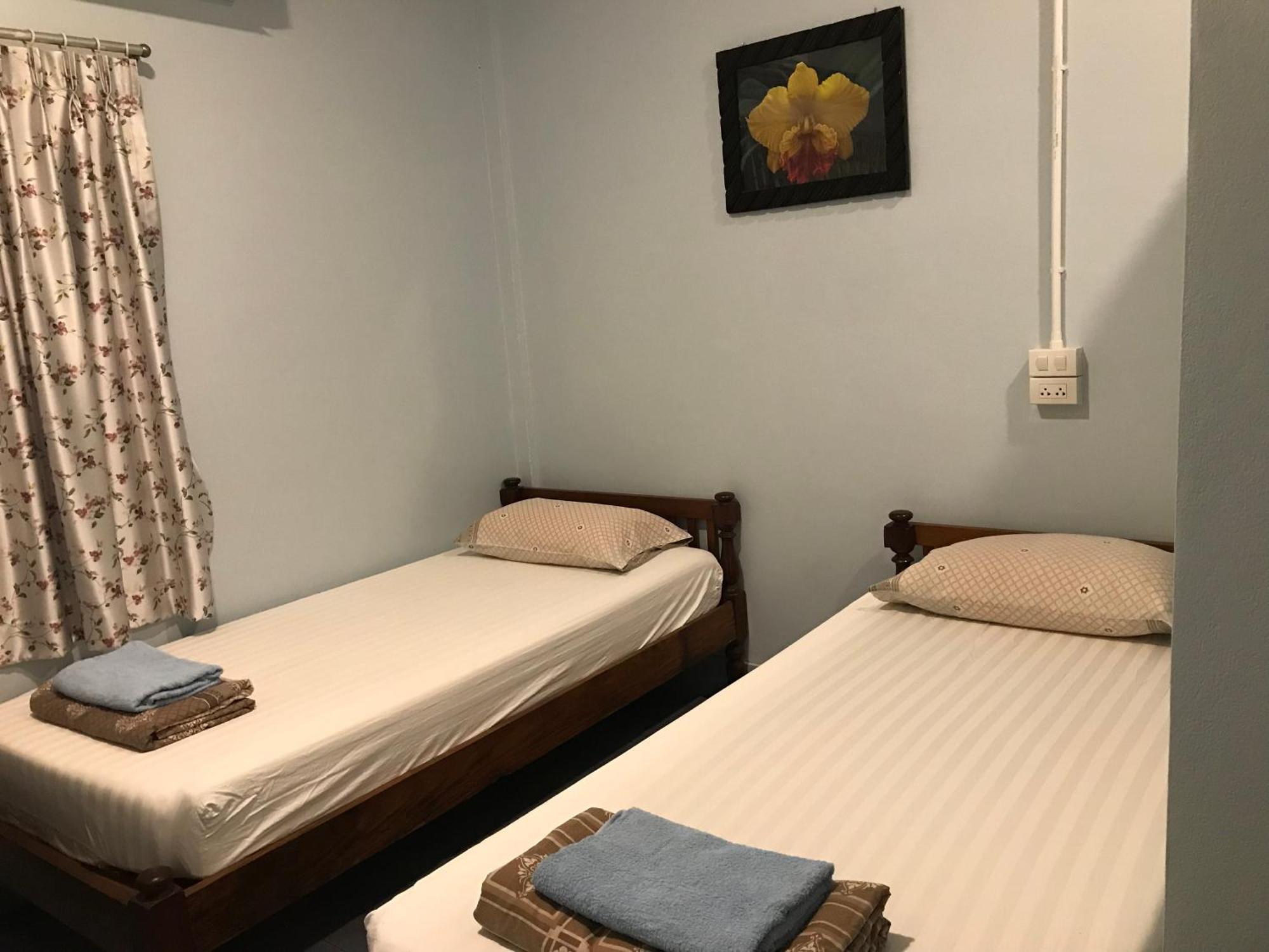 Vitoonguesthouse2Fanrooms & Aircondition Szukhothaj Kültér fotó