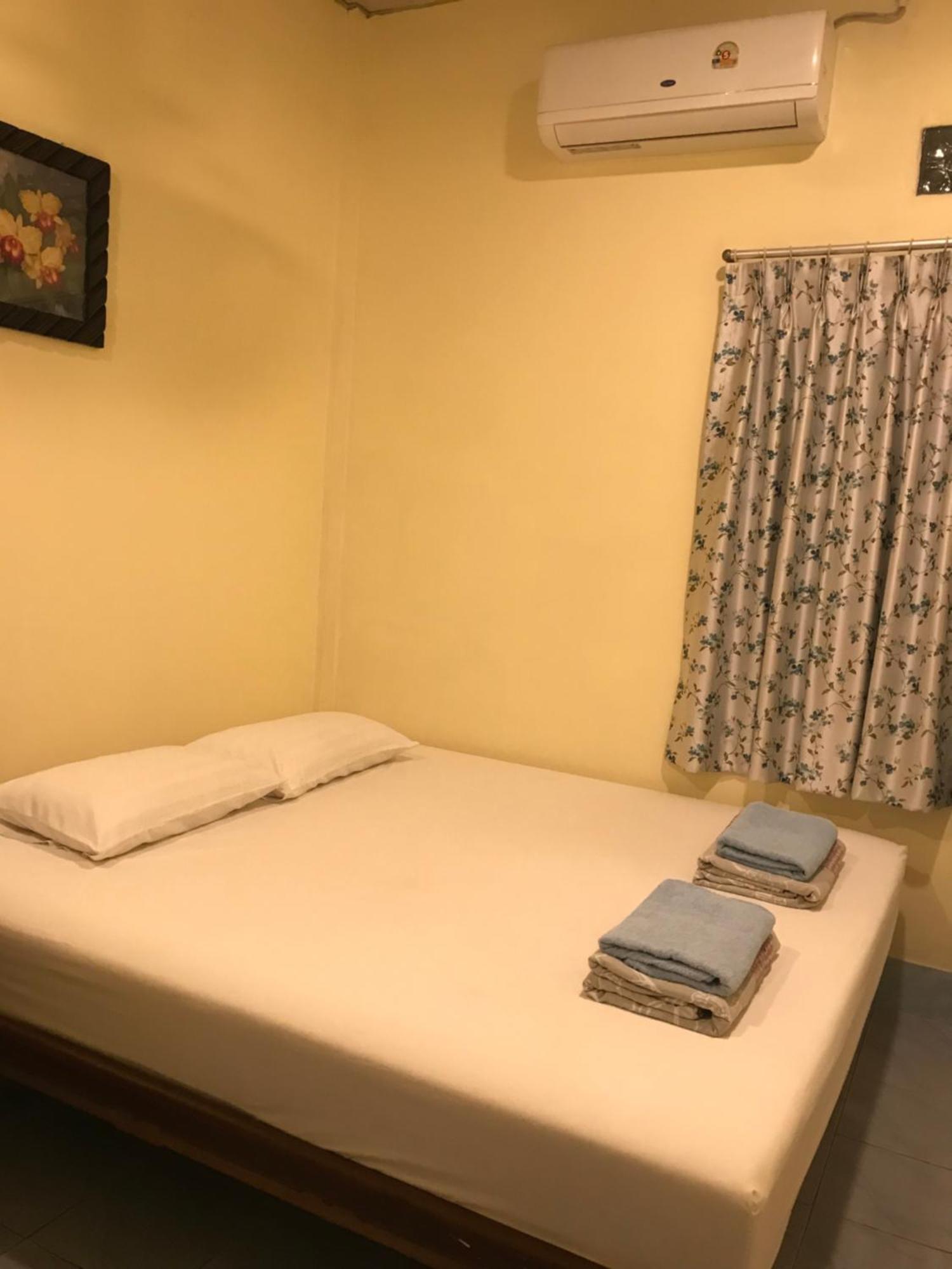Vitoonguesthouse2Fanrooms & Aircondition Szukhothaj Kültér fotó